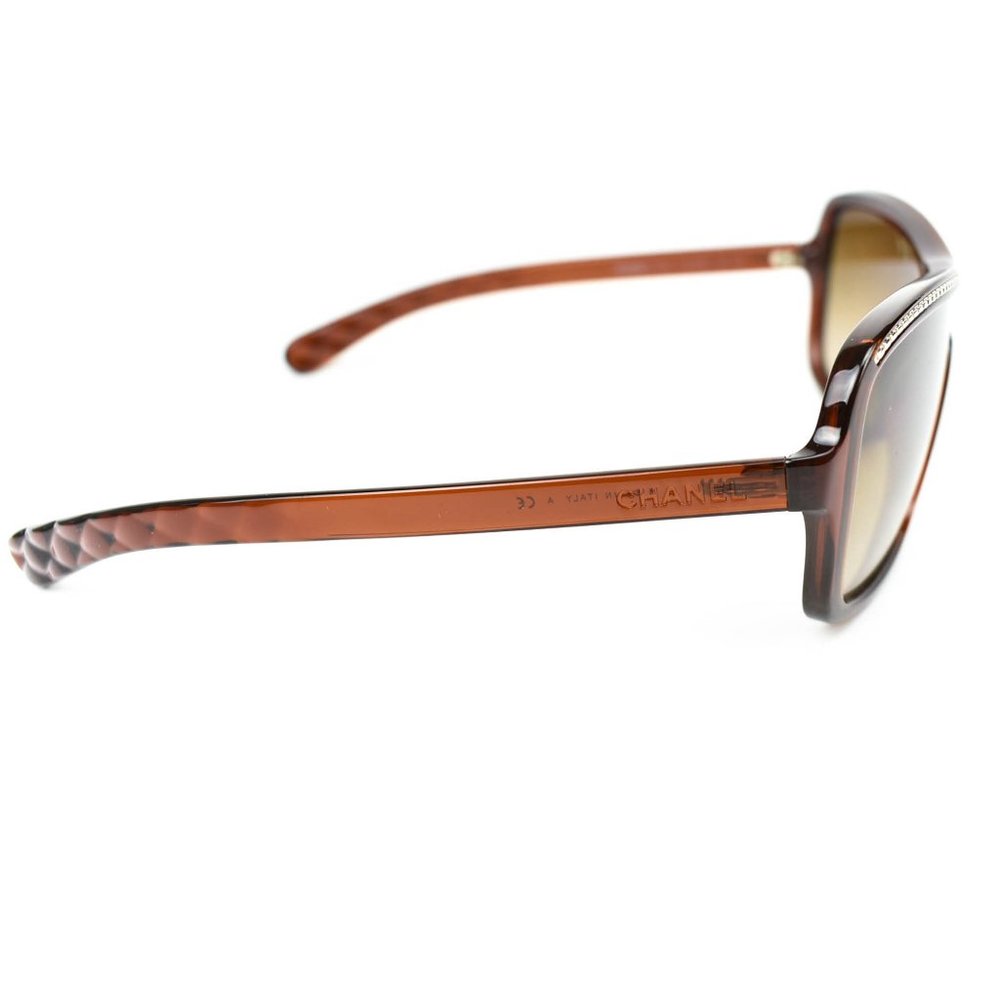 CHANEL: Translucent Brown & Gold, Metal Chain Logo Sunglasses (nl) - Picture 6 of 11
